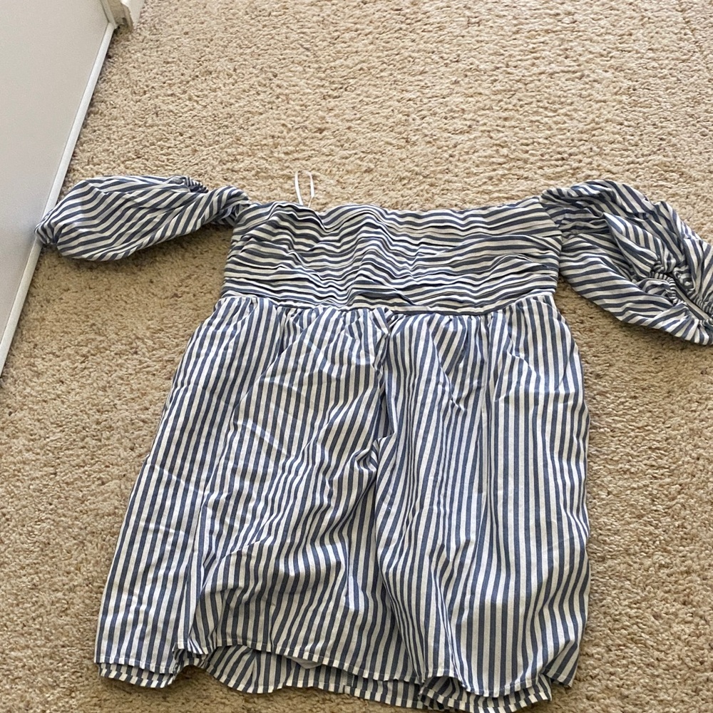Abercrombie & Fitch white Smocked Top with Navy Stitching